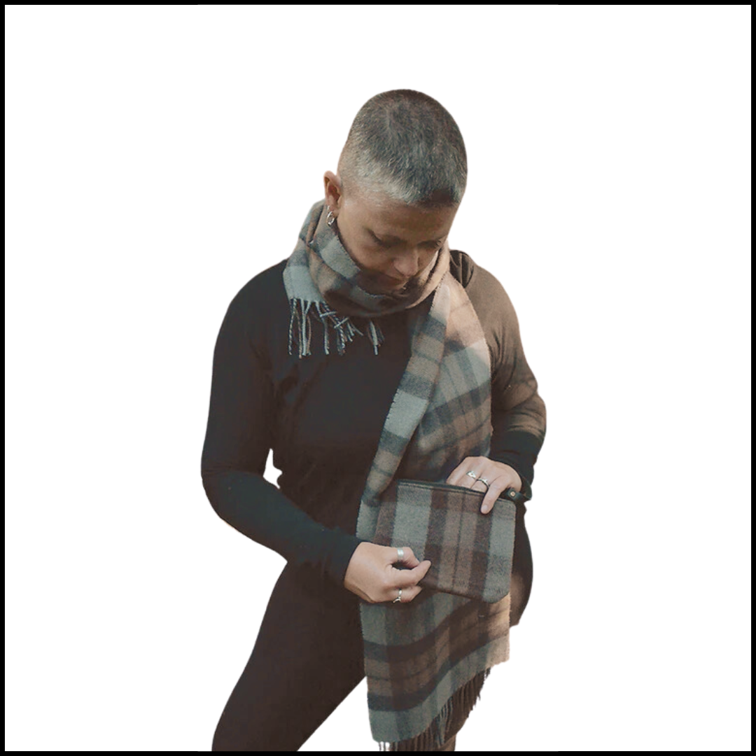 The Official OutlanderJenny Clutch Purse Rob McIntosh