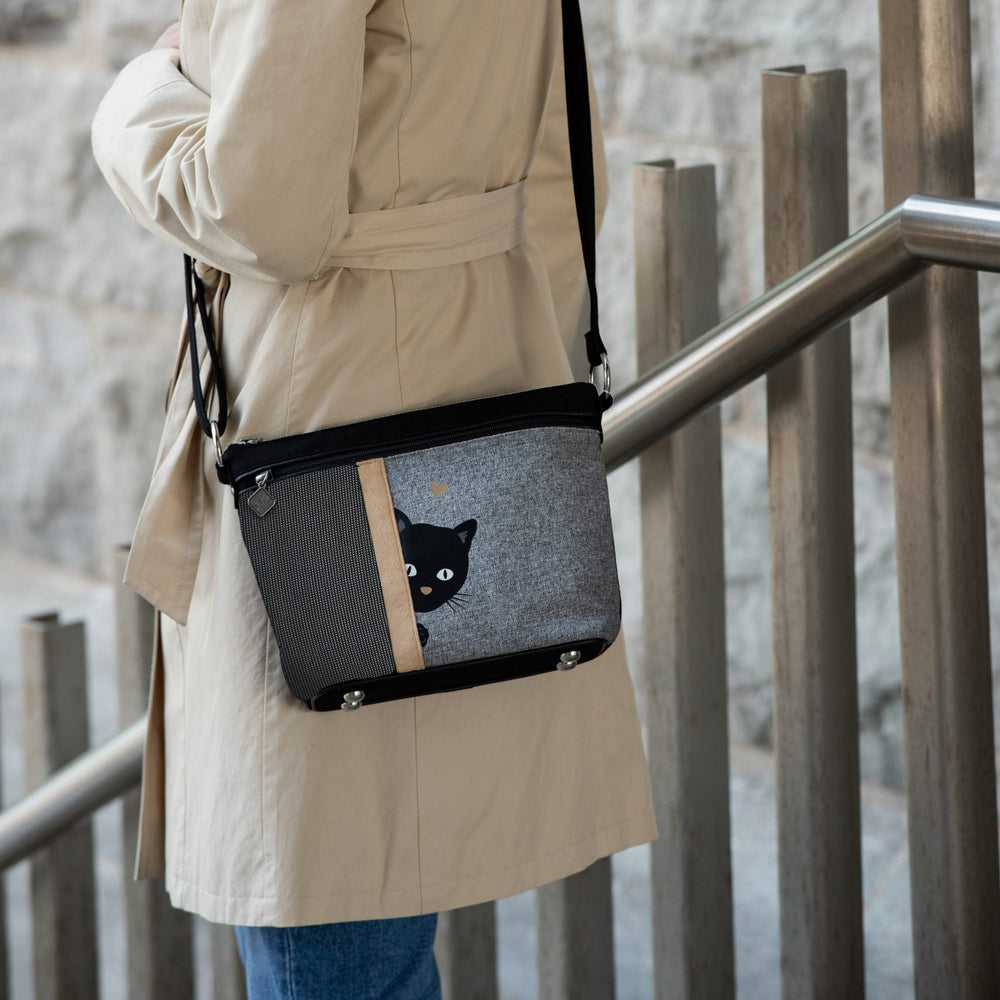 Jak's Kiwi Crossbody - Black