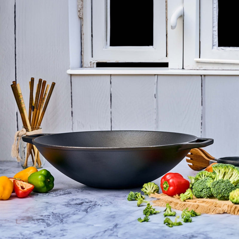 Victoria Cast Iron Wok 14"