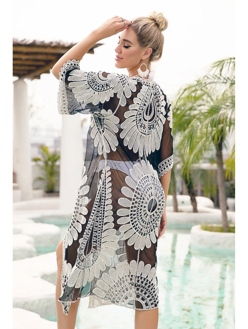 Grand Lace Kimono W/ Flower Pattern