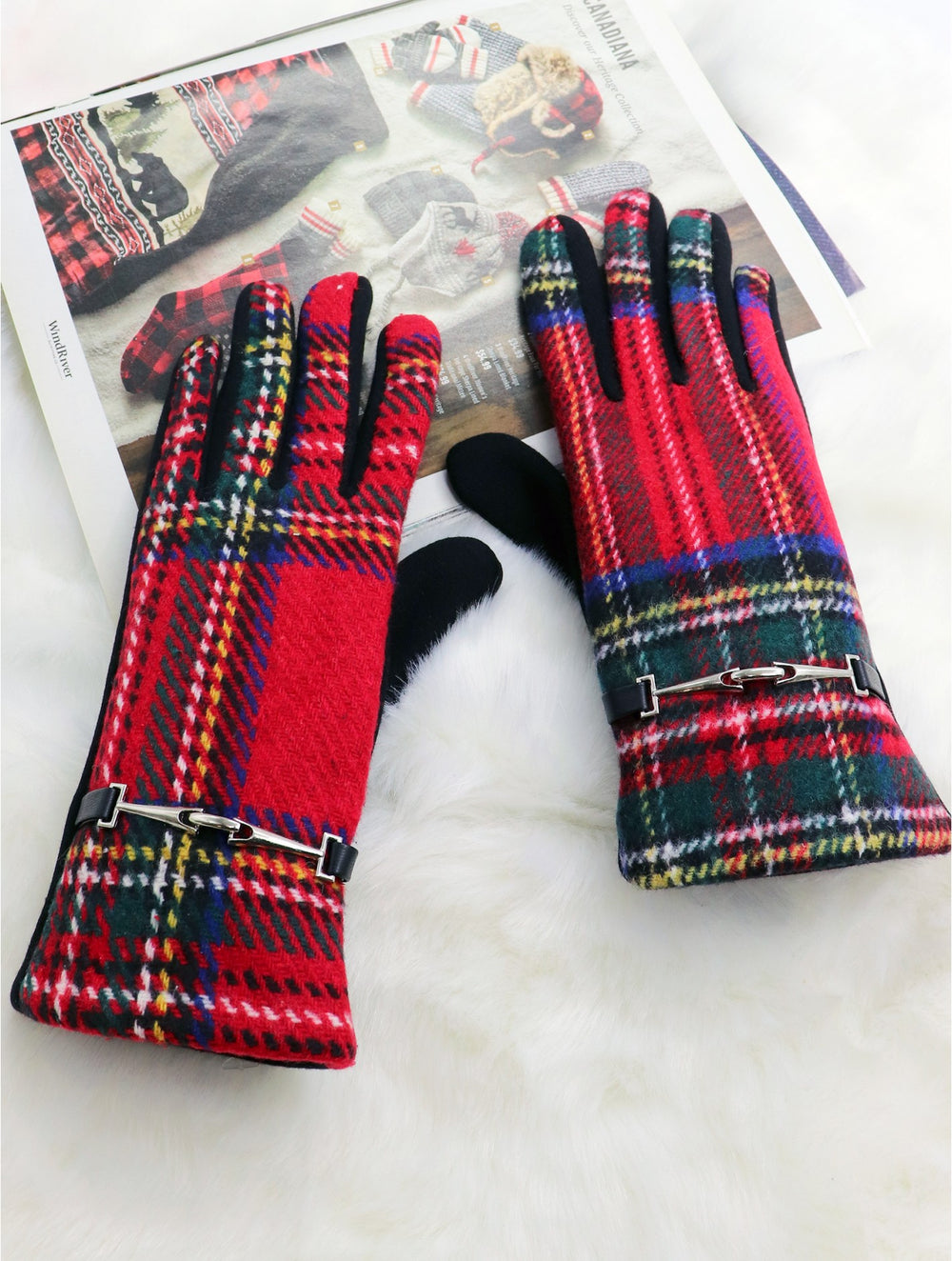 Grand Red Plaid Touch Screen Glove w/Link