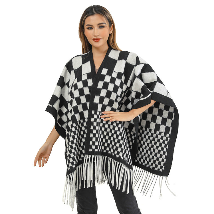 Grand Soft Checkered Cape with Fringe