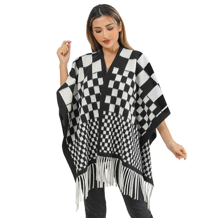 Grand Soft Checkered Cape with Fringe