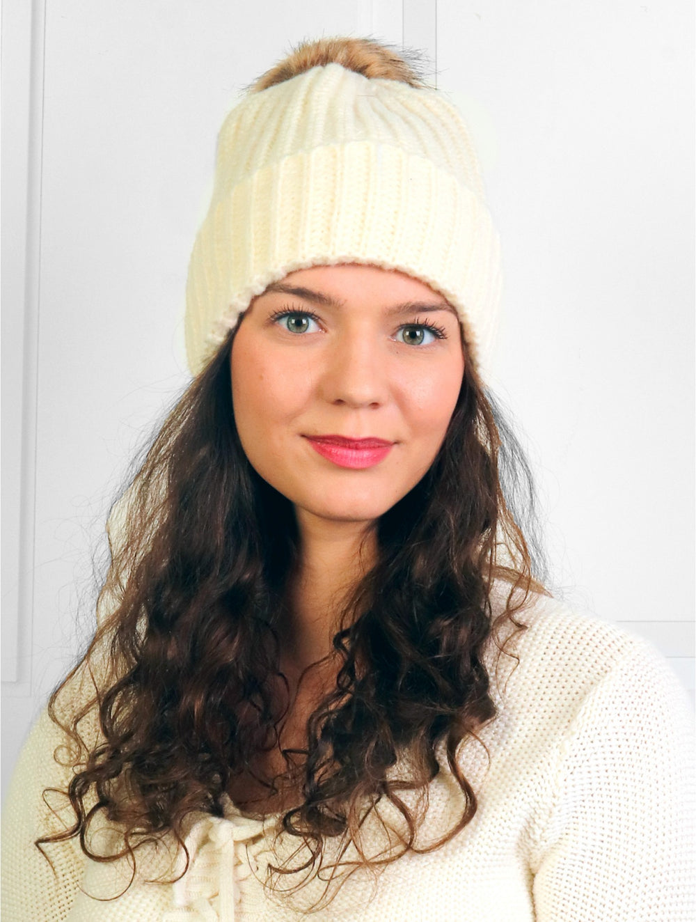 Grand Cream Knitted Toque w/Removable Pompom