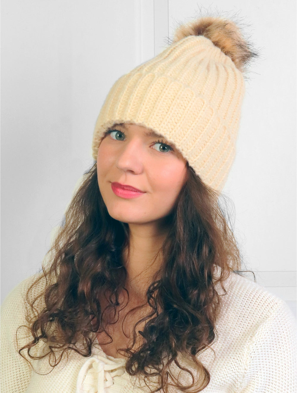 Grand Beige Knitted Toque w/Removable Pompom