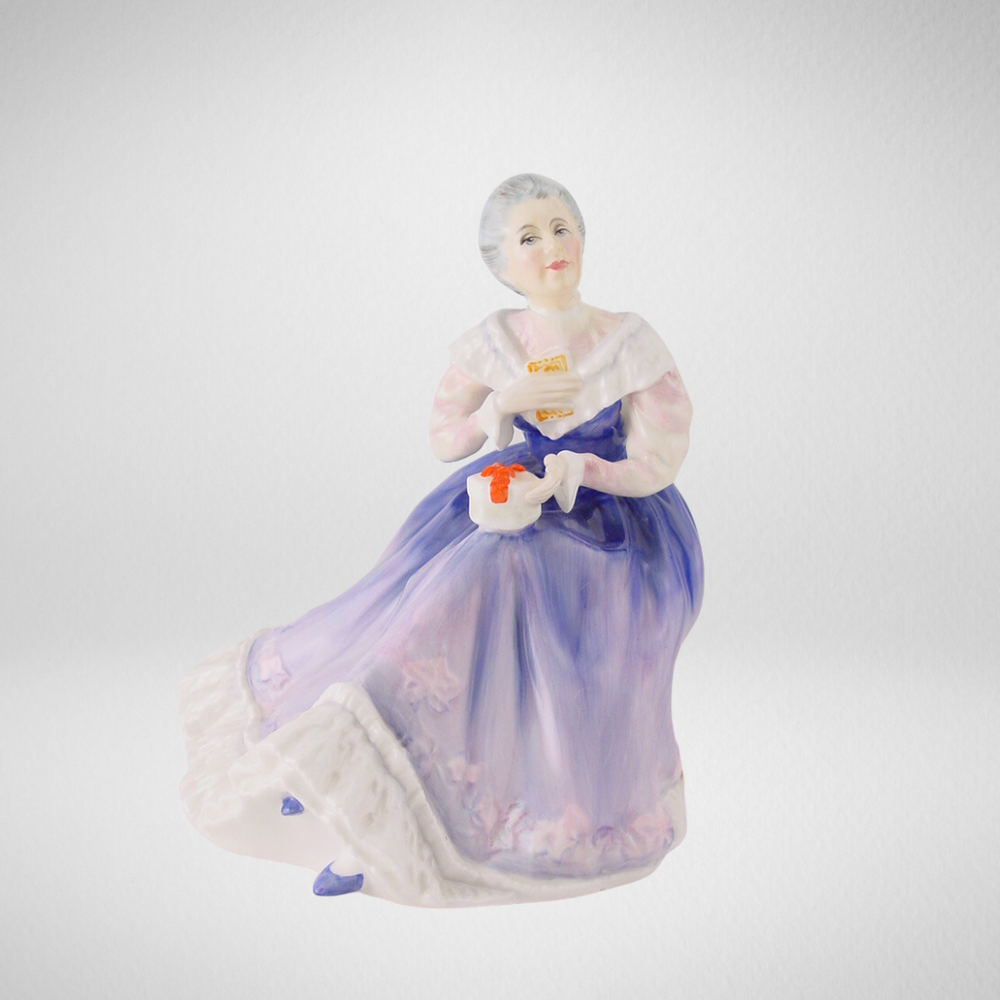 Royal Doulton Figurine Happy Anniversary (HN3097)