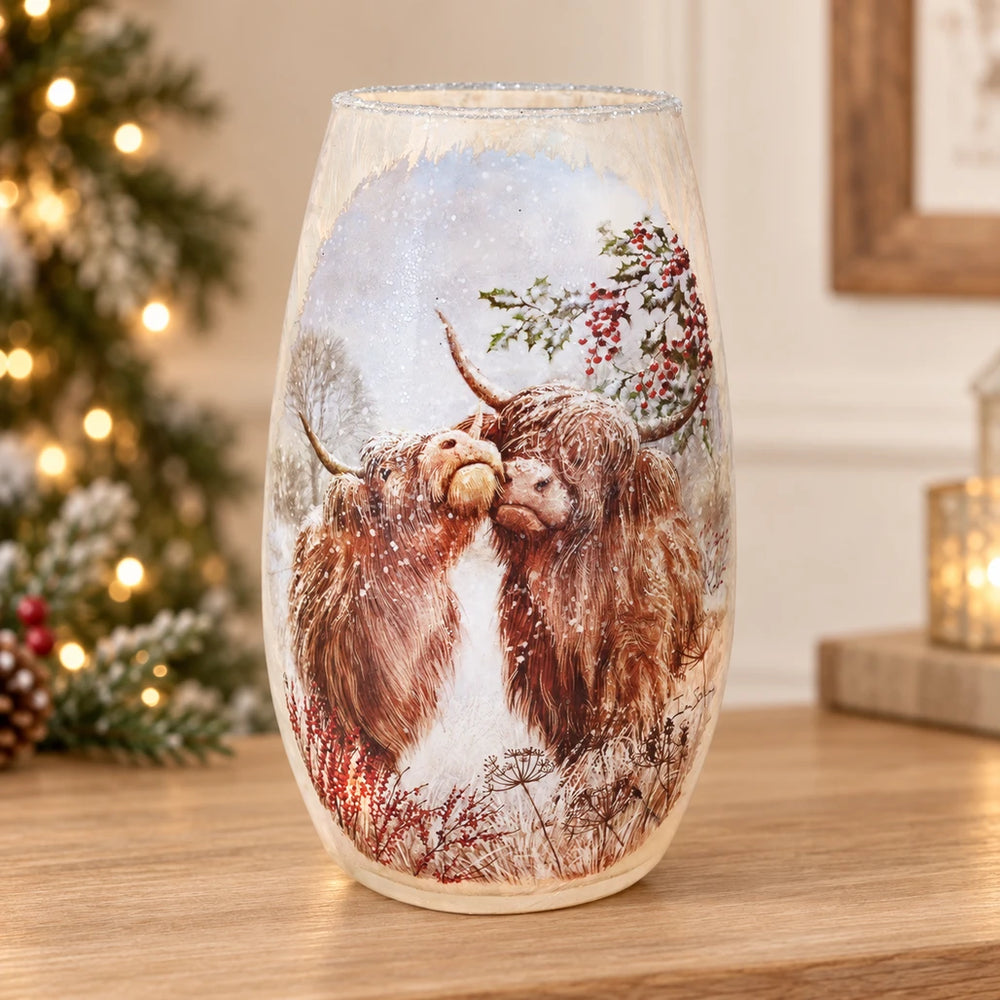 Lifestyle Highland Cow Couple Pre-Lit Small Vase