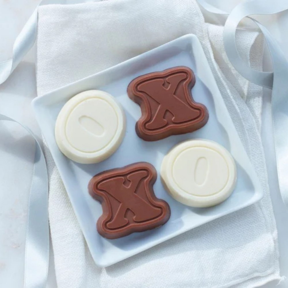 Saxon Milk & White Chocolate XOXO