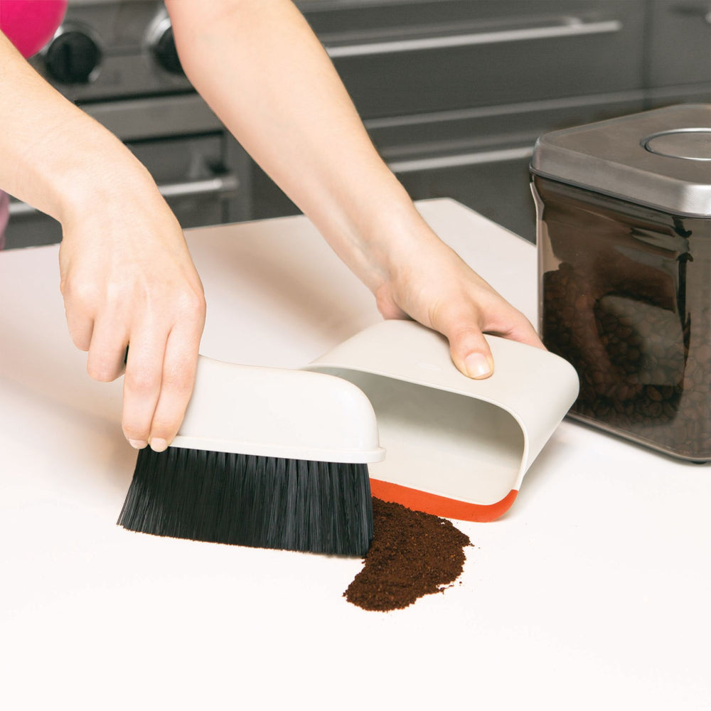 OXO - Compact Dustpan & Brush Set