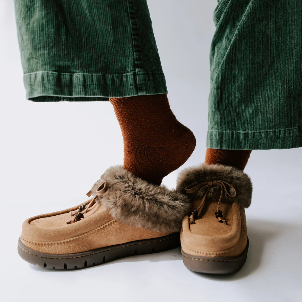 Manitobah Micro Clog Oak