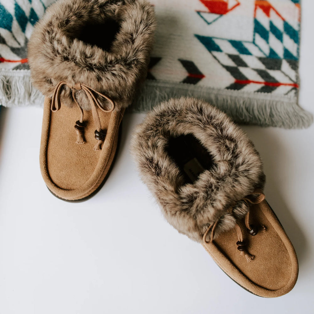Manitobah Micro Clog Oak