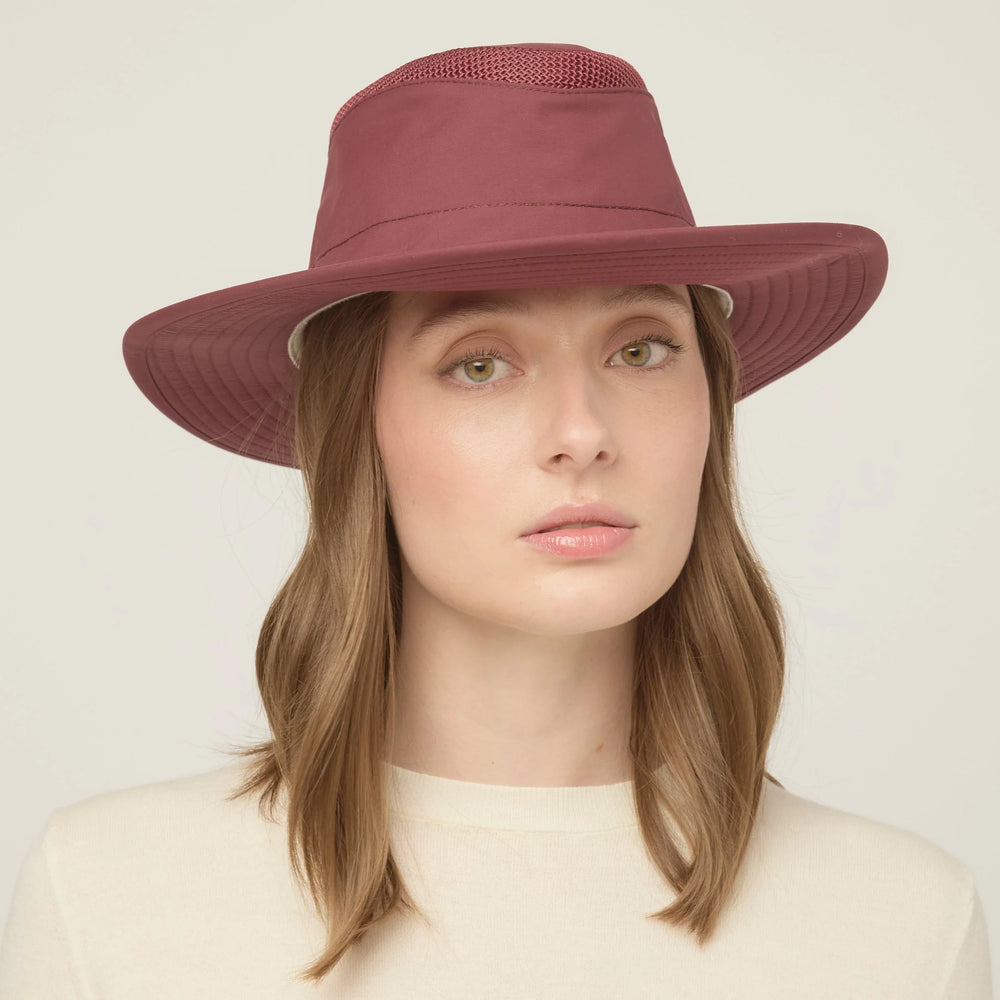 Tilley: Hat-Airflo Medium Brim Mulberry