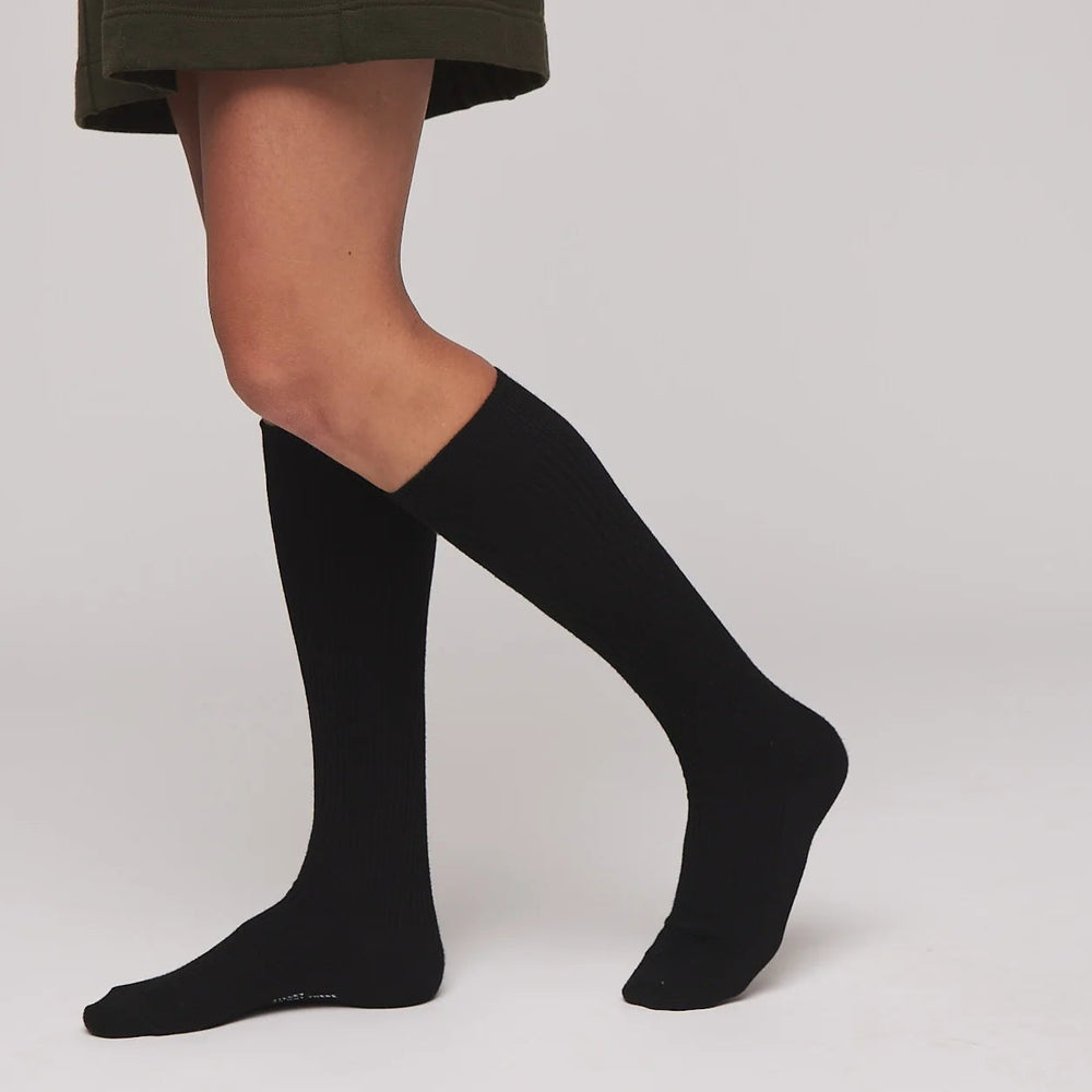 Tilley: Knee High Variegated Sock Black