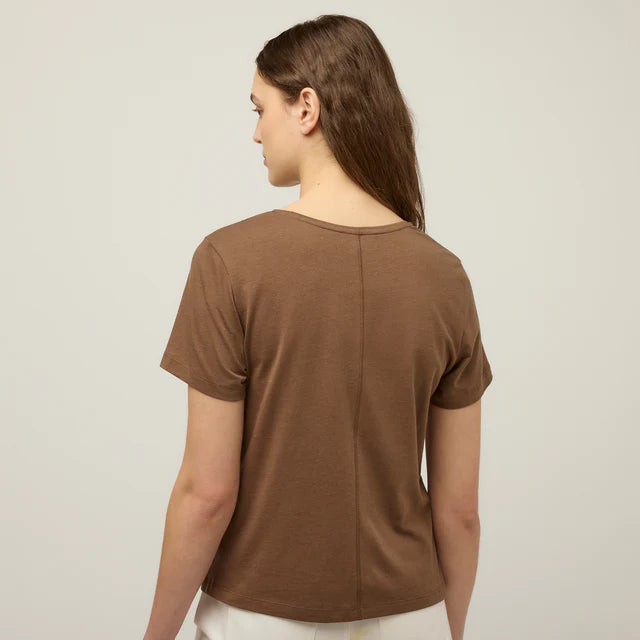 Tilley: Lightweight V-Neck Tee Peat
