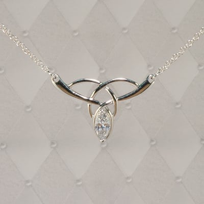 SH - Love Knot/Stone