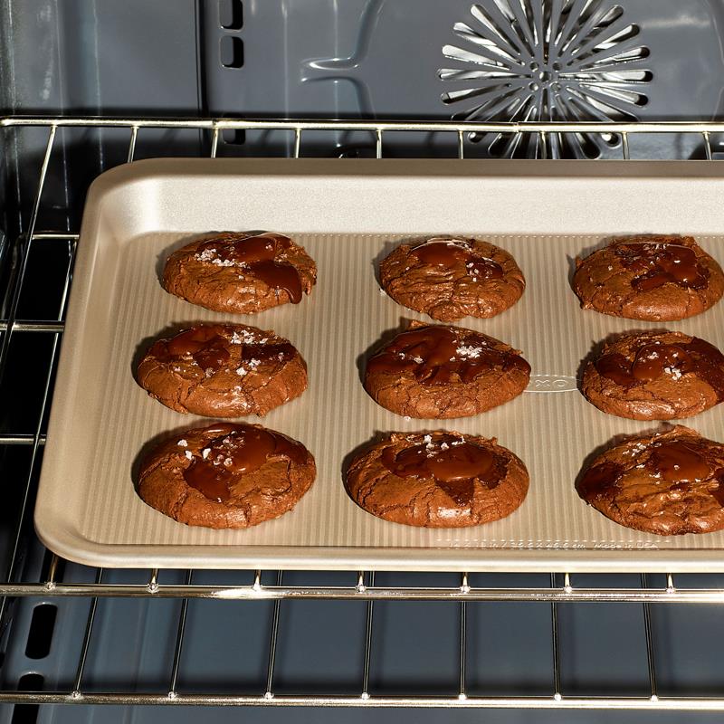 OXO - Non-Stick Pro Cookie Sheet