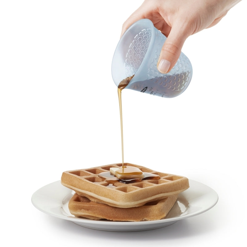 OXO - SQUEEZE & POUR Mini Measuring Cup- 4 oz/120ml